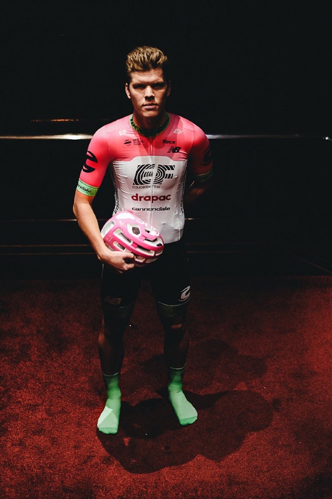Maillots 2018 El-ef-education-first---drapac---cannondale-presenta-su-nueva-equipacion-rojiblanca-003